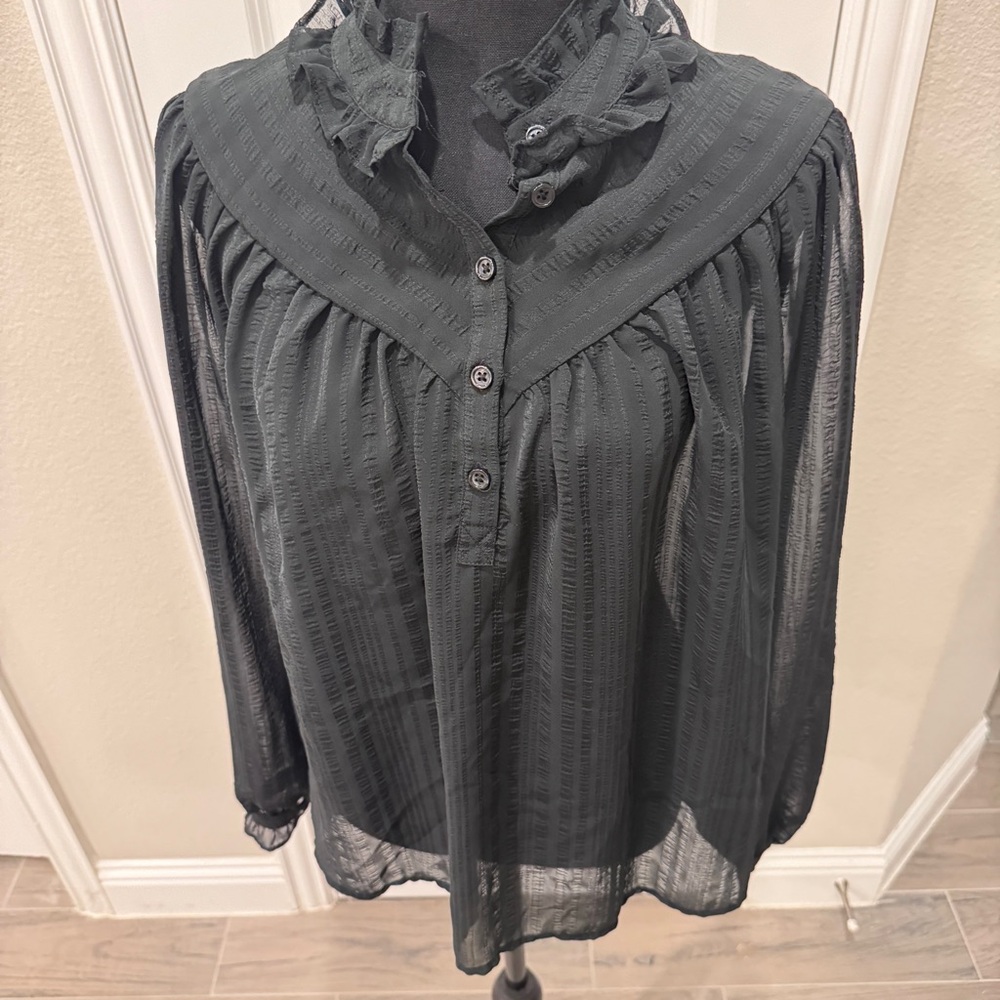 Who What Wear Black Ruffled Buttoned Blouse